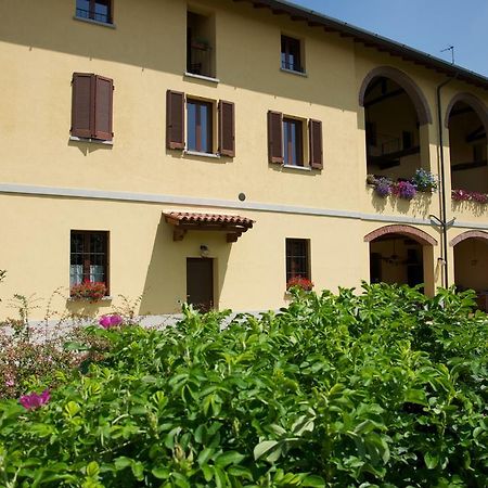 Cascina Delle Mele Bed and Breakfast Vittuone Exteriör bild