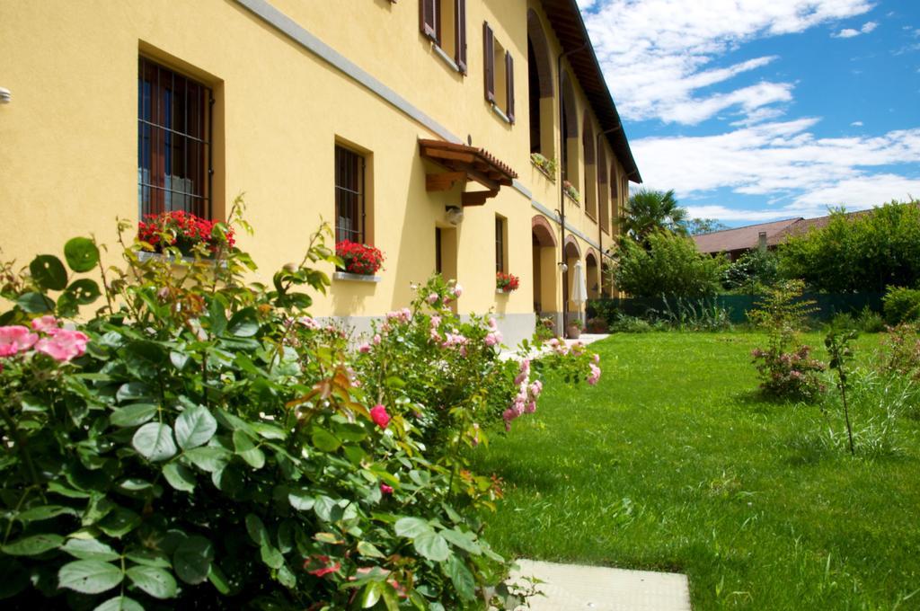 Cascina Delle Mele Bed and Breakfast Vittuone Exteriör bild