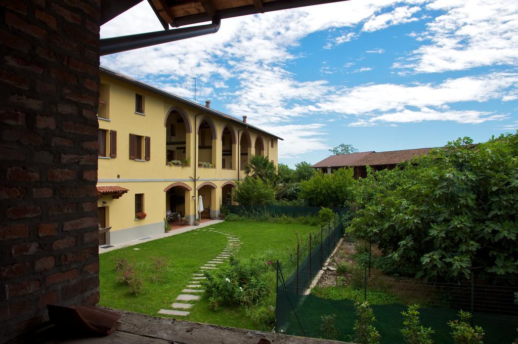Cascina Delle Mele Bed and Breakfast Vittuone Exteriör bild