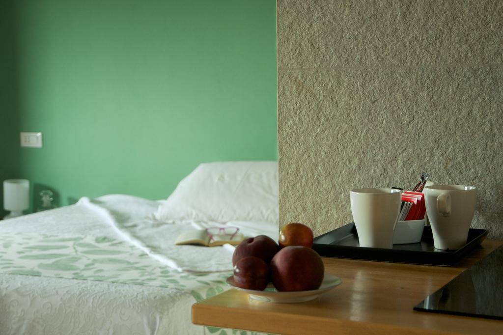 Cascina Delle Mele Bed and Breakfast Vittuone Exteriör bild