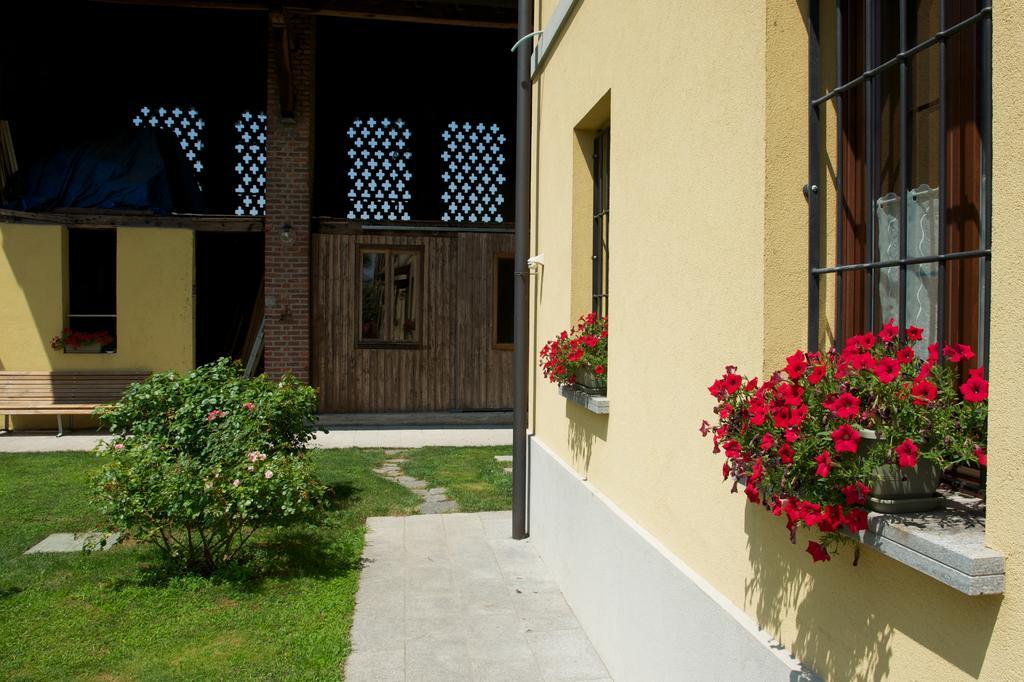 Cascina Delle Mele Bed and Breakfast Vittuone Exteriör bild